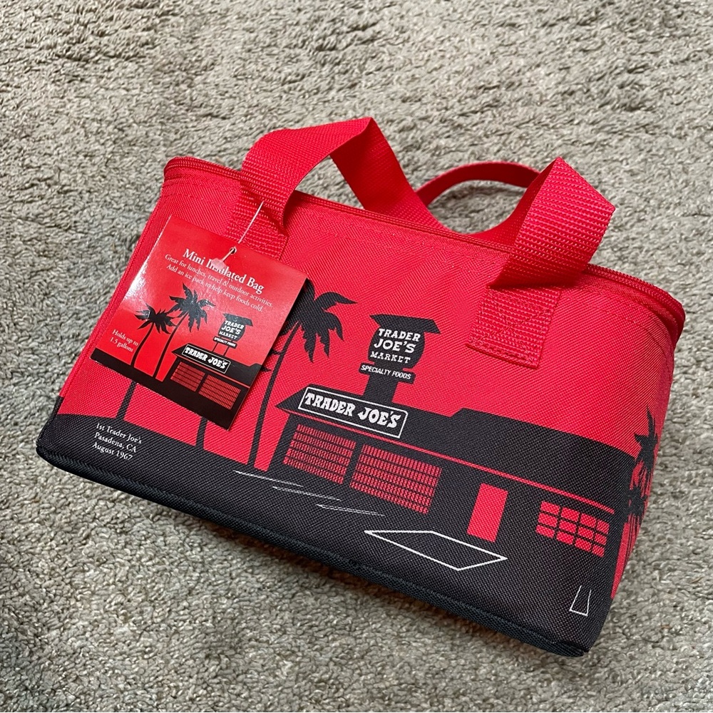 TIK TOK VIRAL Trader Joe’s Red Mini Cooler bag